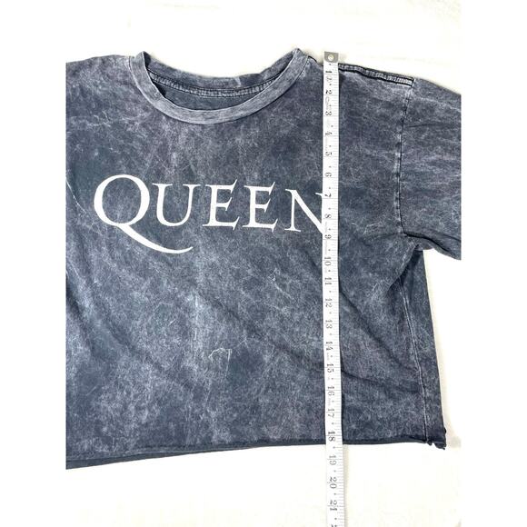 Queen Cropped Band Tee Washed Black Size XL Distressed - Picture 4 of 6